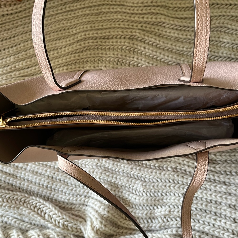 Tory Burch purse. - Picture 8 of 12